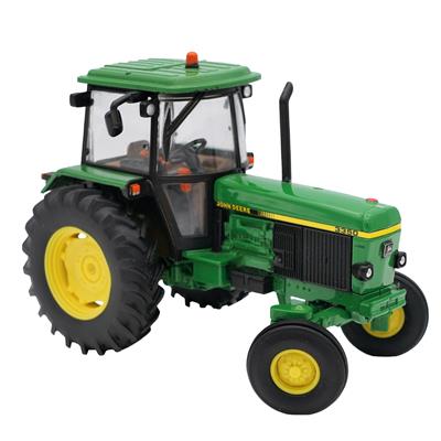 Britains 43326 John Deere 3350 (2WD) (Limited Edition) 1:32 scale